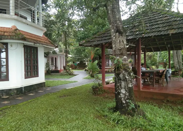 Lovedale Lakeside Homestay