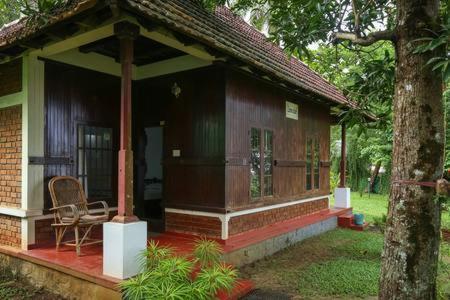 Lovedale Lakeside Homestay