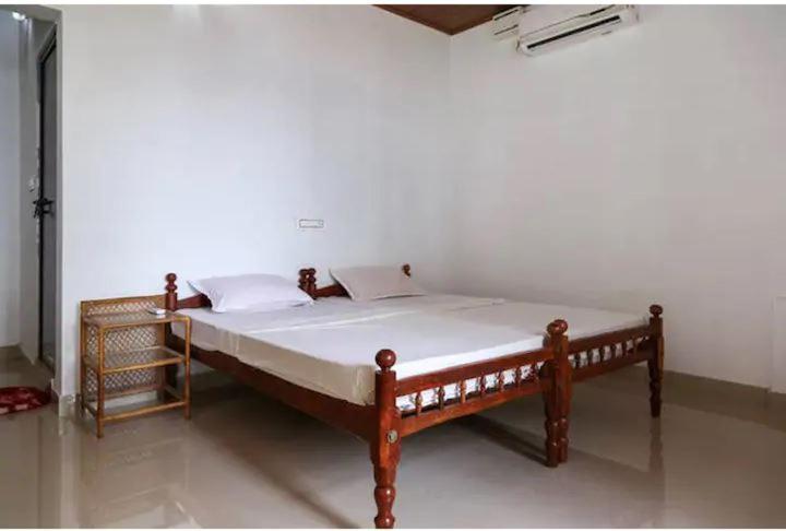 Lovedale Lakeside Alappuzha