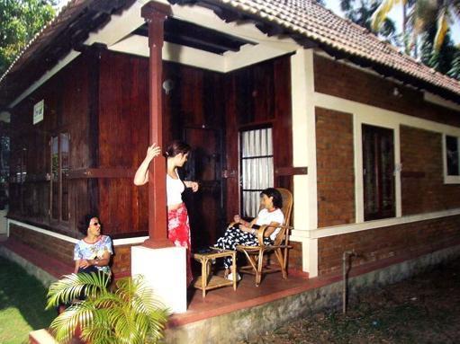 Lovedale Lakeside Homestay *