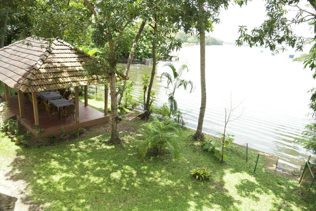 Lovedale Lakeside Alappuzha